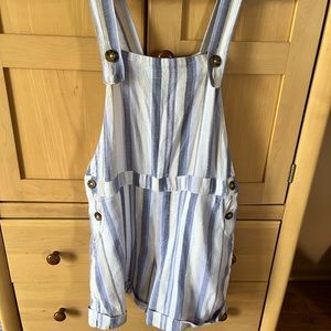 Holister overall shorts